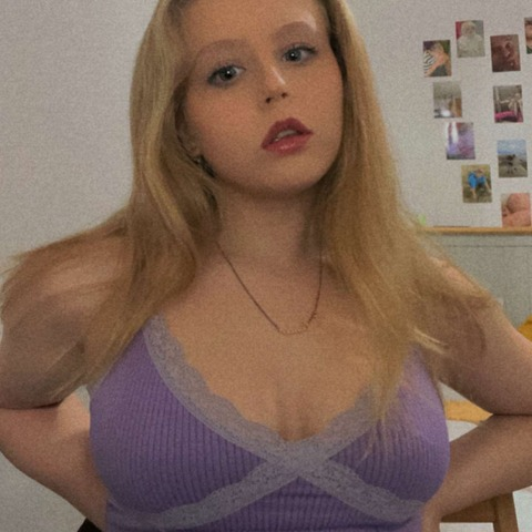 aimeesmall OnlyFans - Free Access to 32 Videos & 49 Photos Onlyfans Free Access