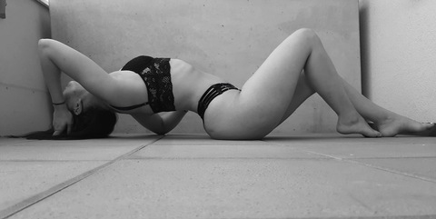 avaxcruz OnlyFans - Free Access to 32 Videos & 77 Photos Onlyfans Free Access