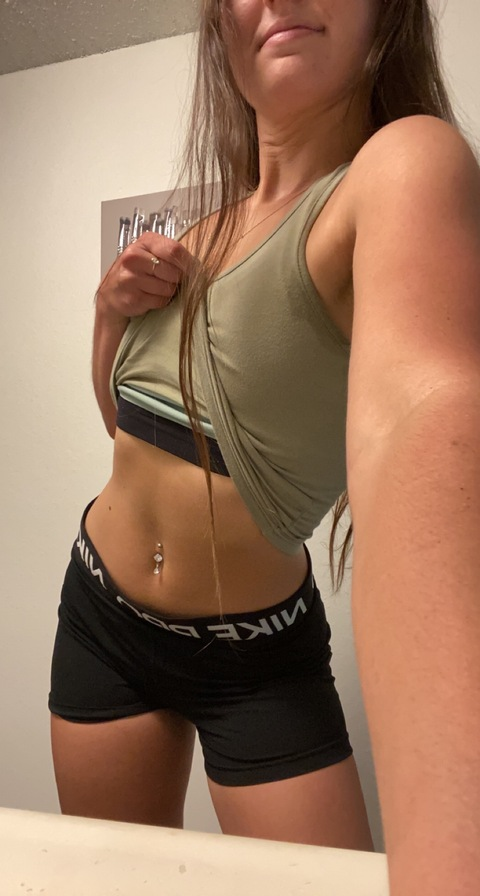 bombshellbrunett99 OnlyFans - Free Access to 32 Videos & 49 Photos Onlyfans Free Access