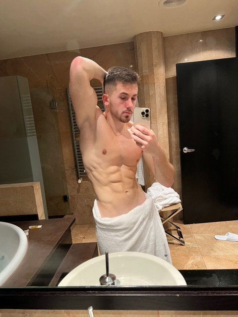 deluxio-r OnlyFans - Free Access to 32 Videos & 116 Photos Onlyfans Free Access