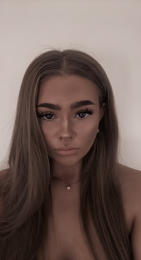 enireves OnlyFans - Free Access to 32 Videos & 49 Photos Onlyfans Free Access