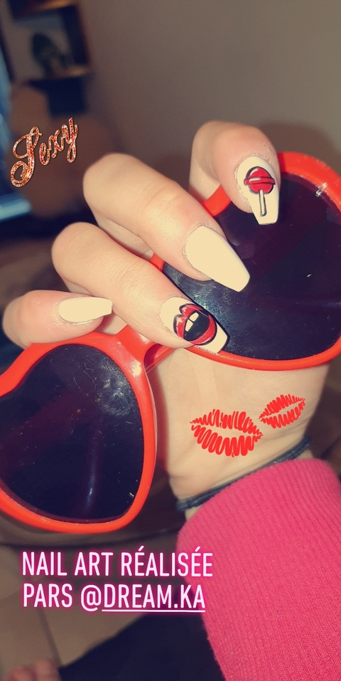 fleureg OnlyFans - Free Access to 32 Videos & 49 Photos Onlyfans Free Access