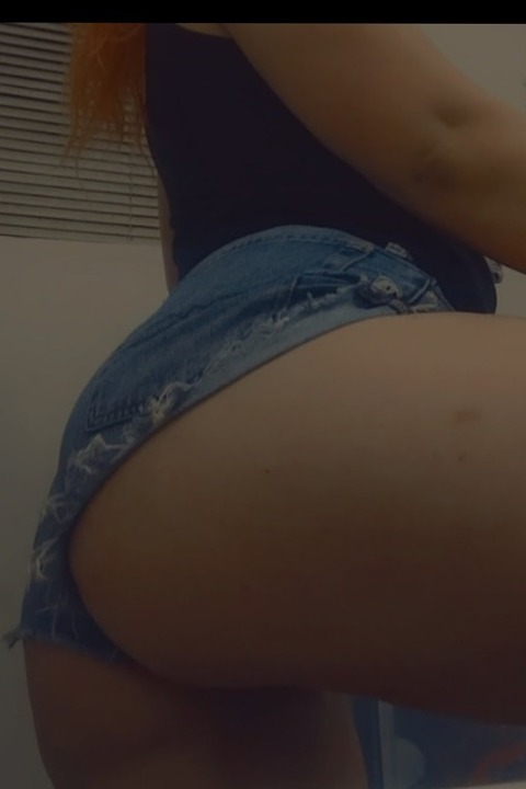 hailymagic22 OnlyFans - Free Access to 32 Videos & 49 Photos Onlyfans Free Access