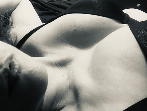 karebear6 OnlyFans - Free Access to 32 Videos & 49 Photos Onlyfans Free Access