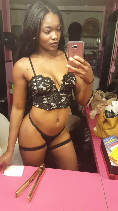 karisma OnlyFans - Free Access to 32 Videos & 49 Photos Onlyfans Free Access