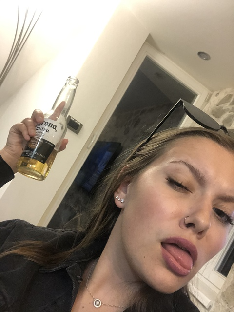 klarinajon OnlyFans - Free Access to 32 Videos & 59 Photos Onlyfans Free Access