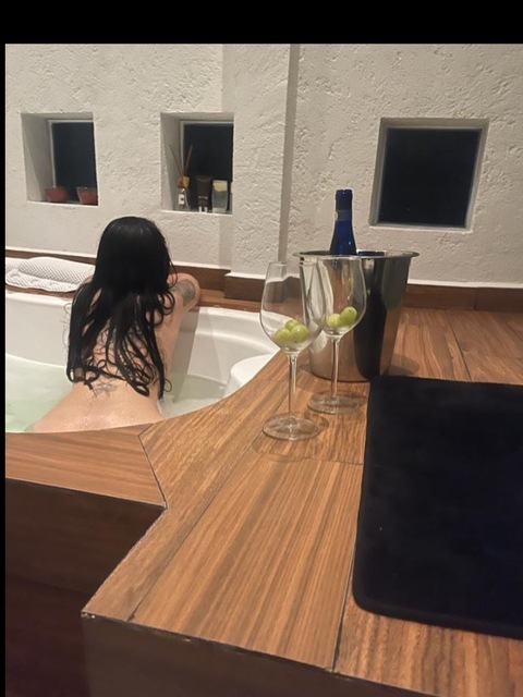 lacholademina OnlyFans - Free Access to 32 Videos & 49 Photos Onlyfans Free Access