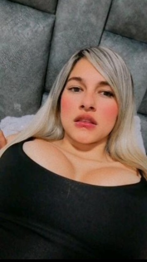 linyr OnlyFans - Free Access to 32 Videos & 49 Photos Onlyfans Free Access