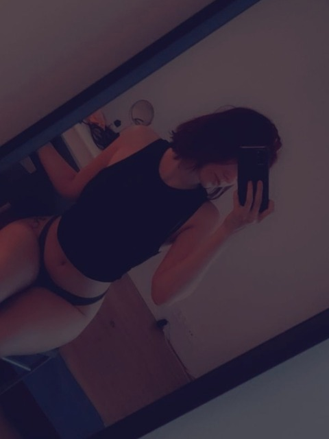 llaurabe OnlyFans - Free Access to 32 Videos & 49 Photos Onlyfans Free Access