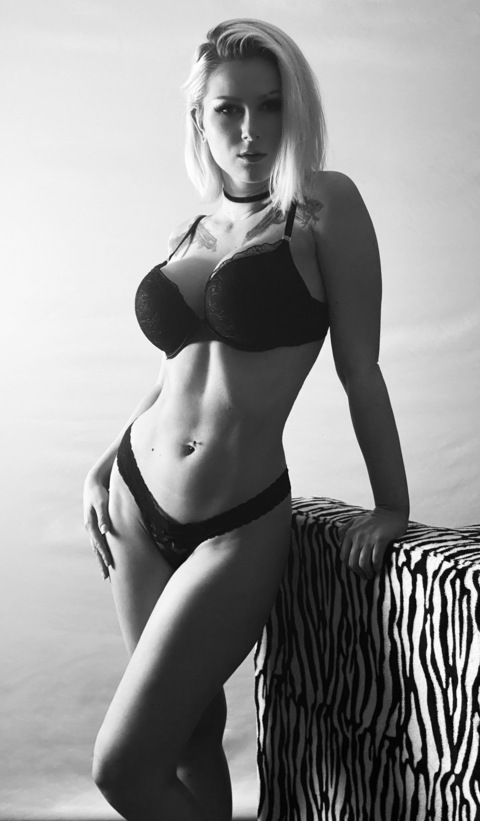 lunaperunafree OnlyFans - Free Access to 32 Videos & 74 Photos Onlyfans Free Access