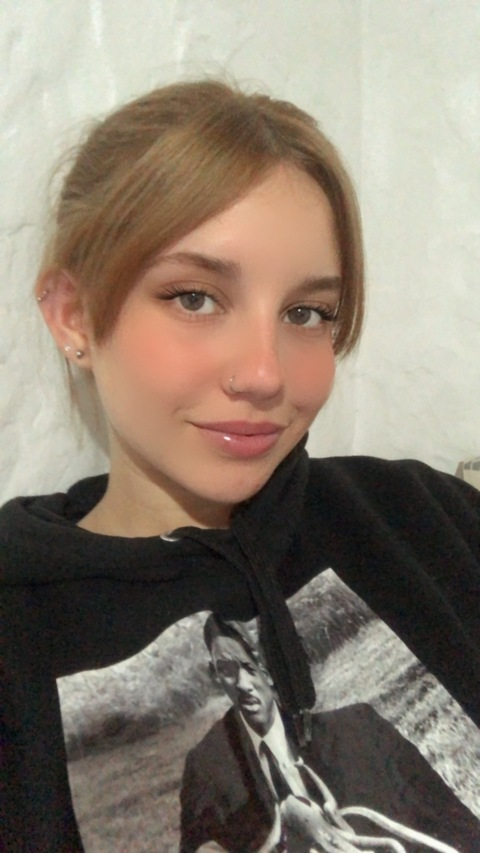 miliiiux OnlyFans - Free Access to 32 Videos & 170 Photos Onlyfans Free Access