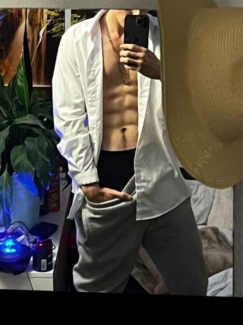 moescode OnlyFans - Free Access to 32 Videos & 49 Photos Onlyfans Free Access