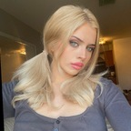 rosieanya Profile Picture