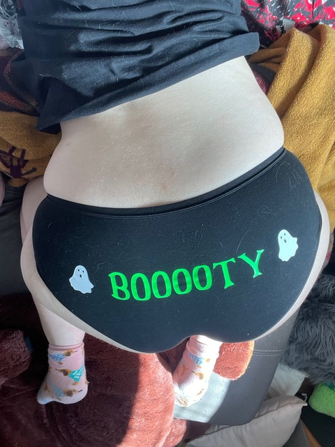 urgothgfbee OnlyFans - Free Access to 32 Videos & 49 Photos Onlyfans Free Access