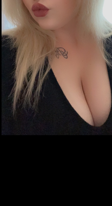 vicbelle69 OnlyFans - Free Access to 32 Videos & 49 Photos Onlyfans Free Access