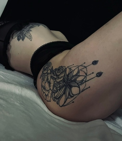 zoiekoren OnlyFans - Free Access to 32 Videos & 49 Photos Onlyfans Free Access